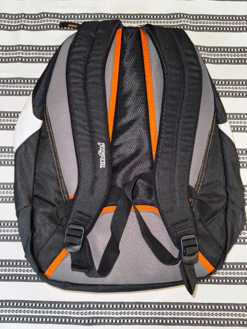 Jansport white black